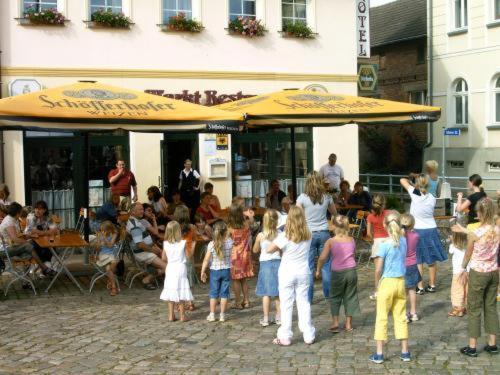 Hotel Am Markt Altentreptow Exterior foto